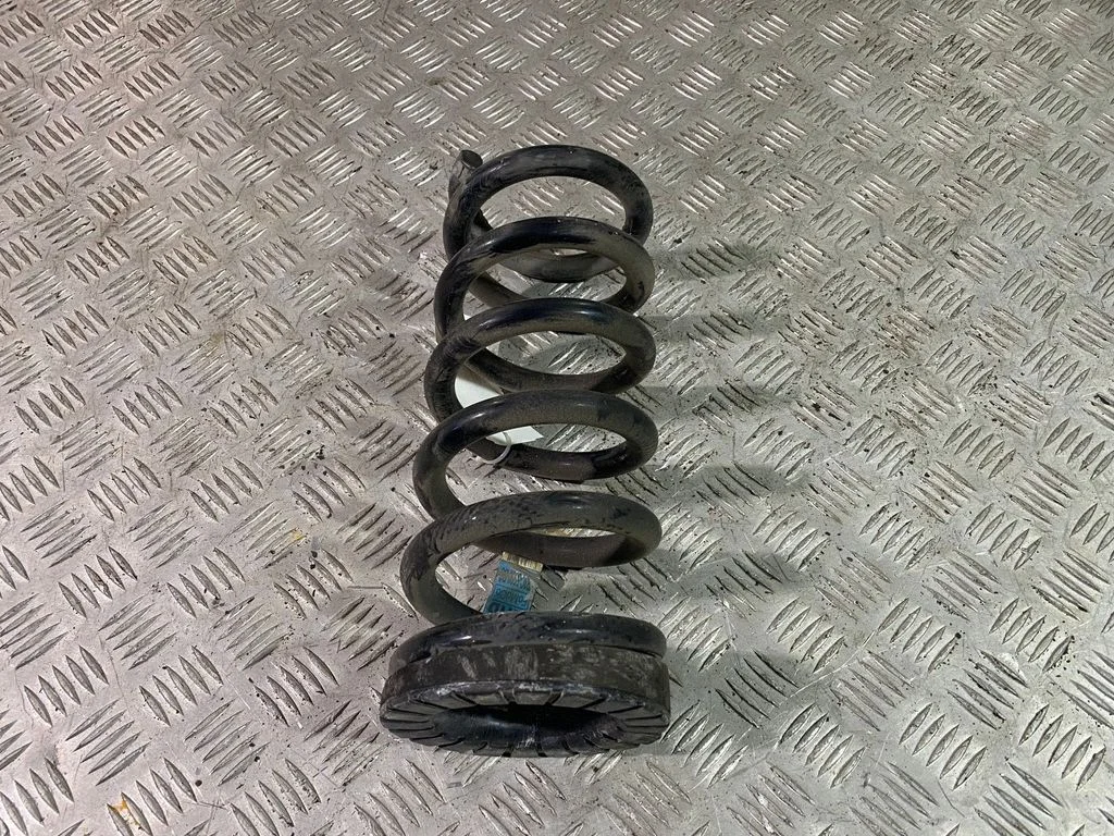 Rear coil spring FR3C5560BC