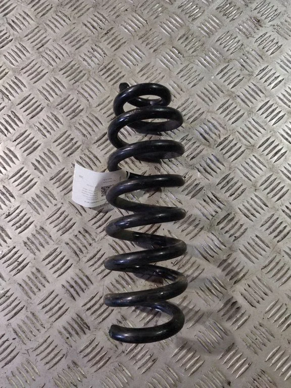 Aizmugurējā spirālatspere