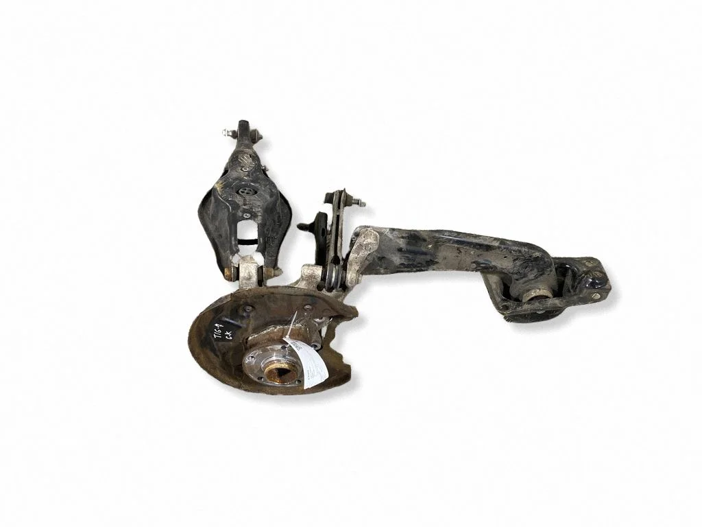 Rear wheel hub spindle/knuckle – rear left