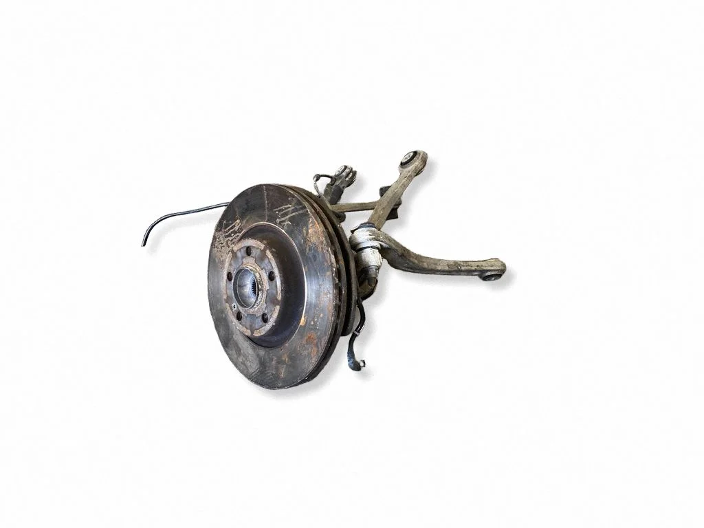 Rear wheel hub spindle/knuckle – rear left