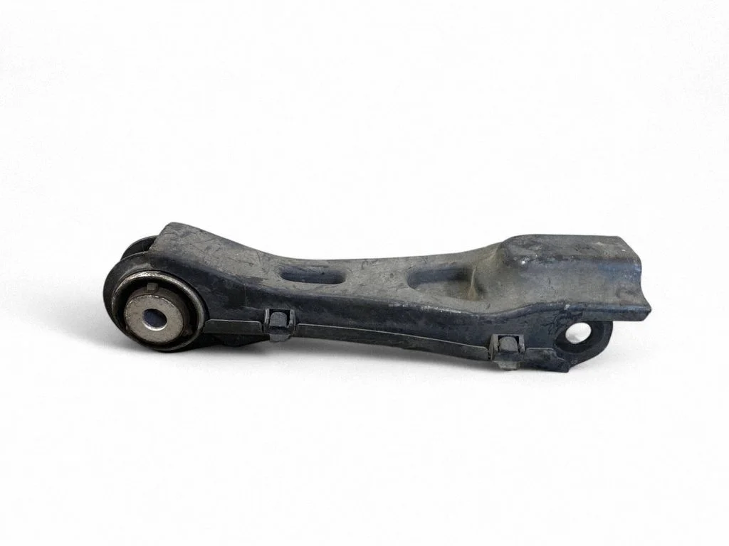 Rear control arm – right