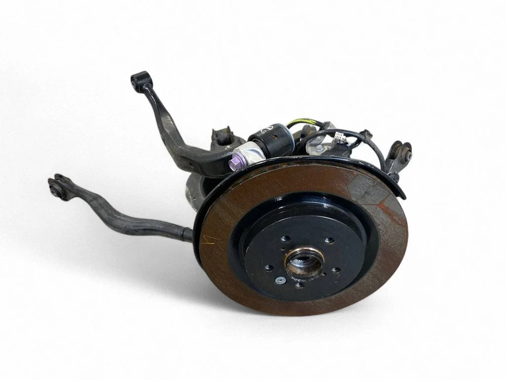 Rear wheel hub spindle/knuckle – right