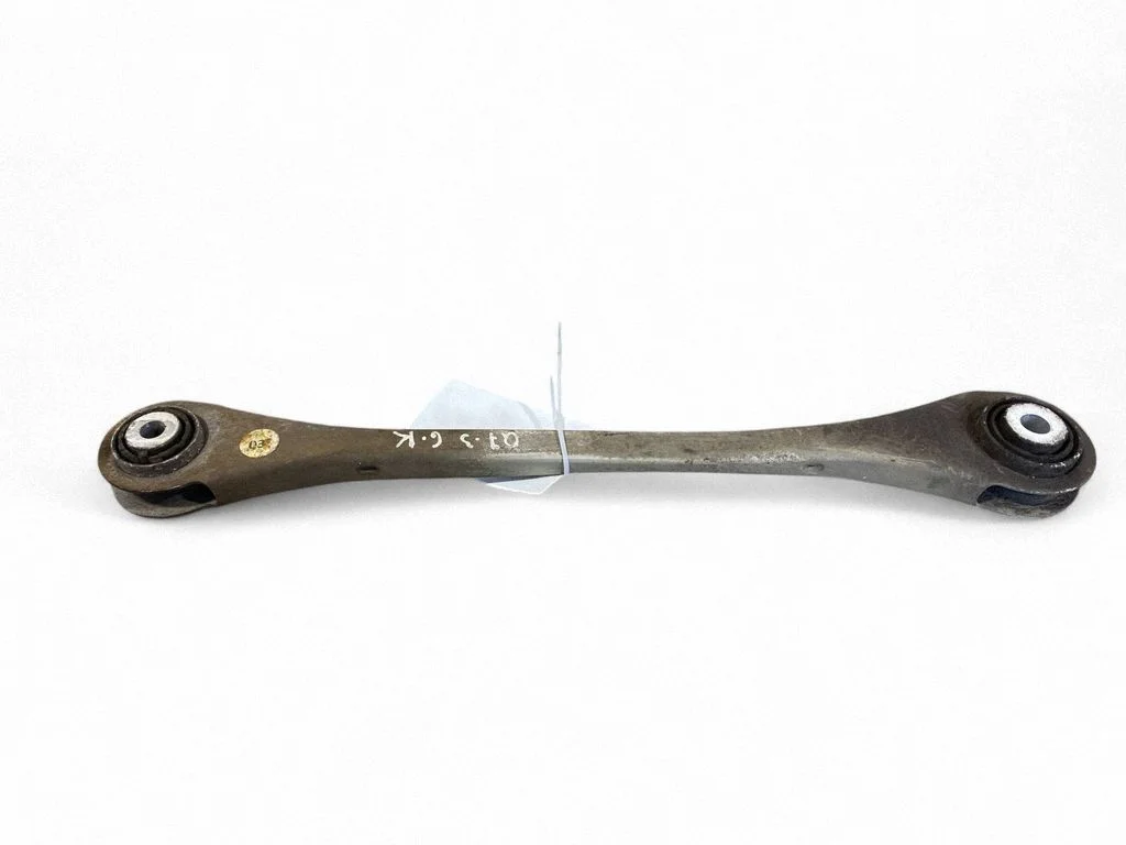Tagumine õõtshoob 4M0501531K