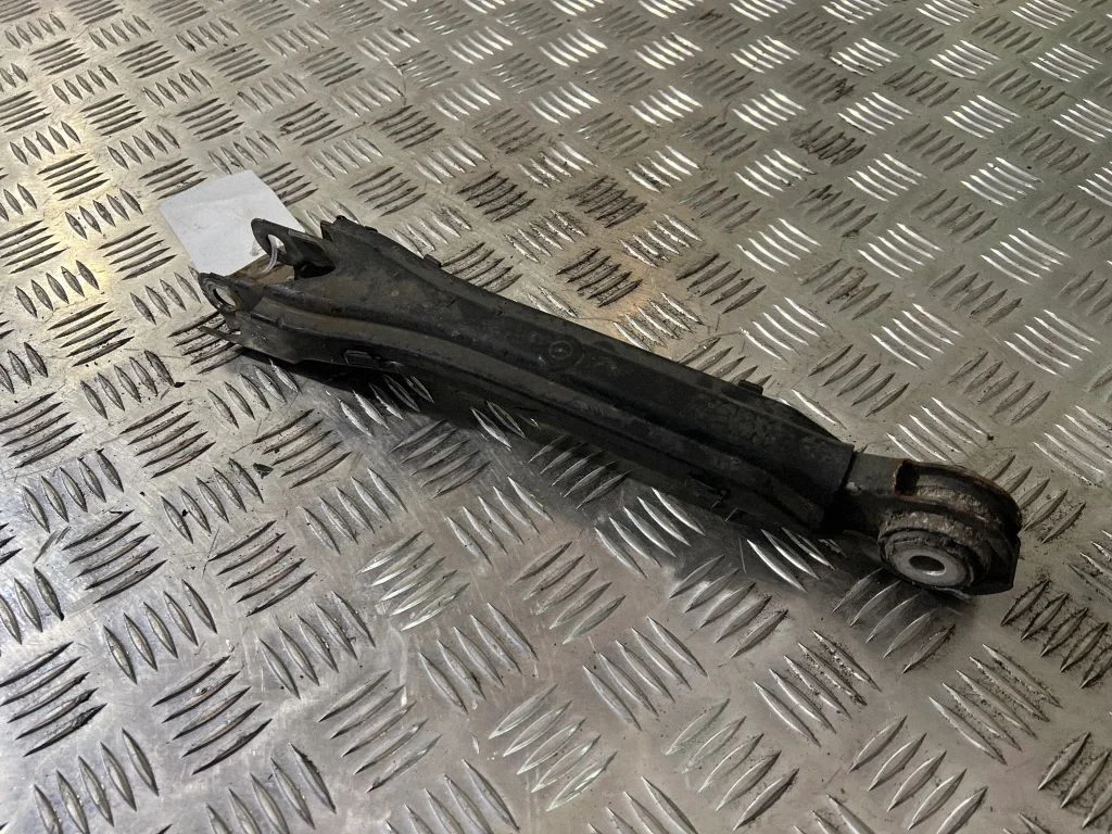 Rear control arm – Mercedes-Benz C-Class W205 (2014-2021)