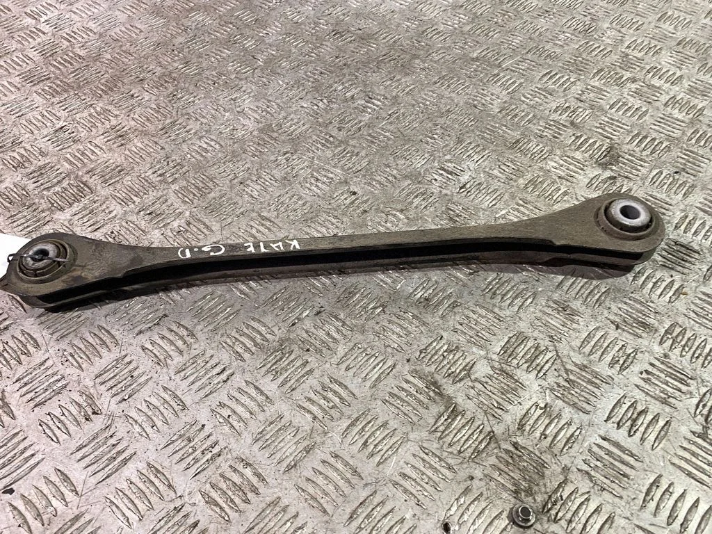 Rear control arm 7P0501531