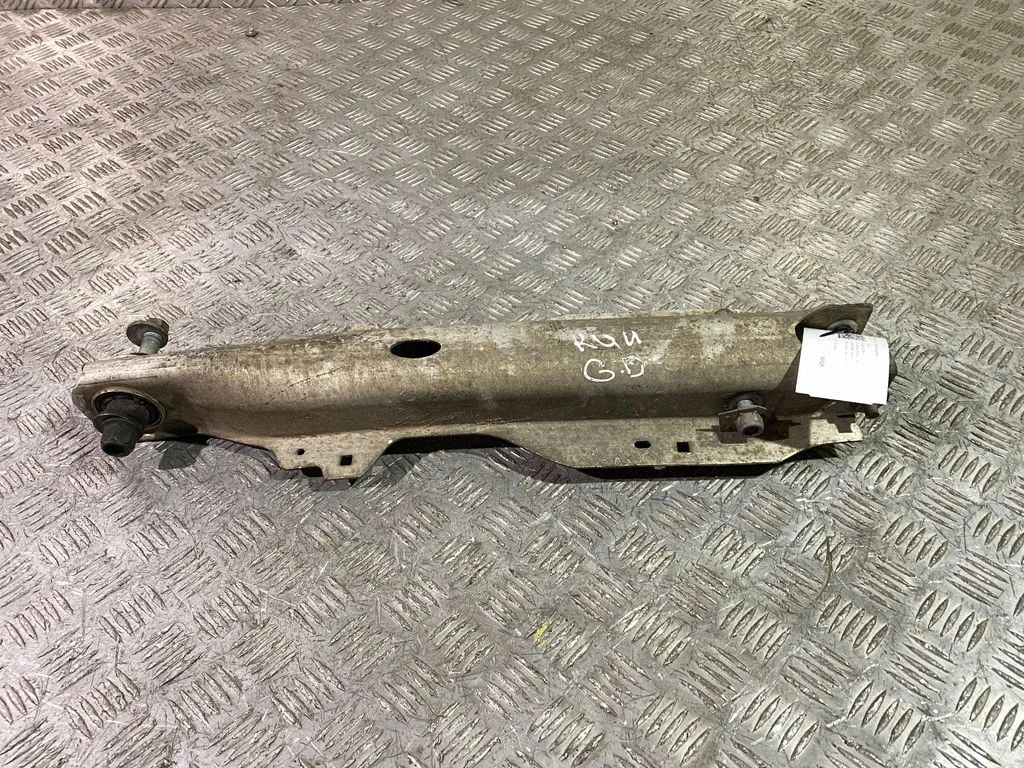 Rear control arm