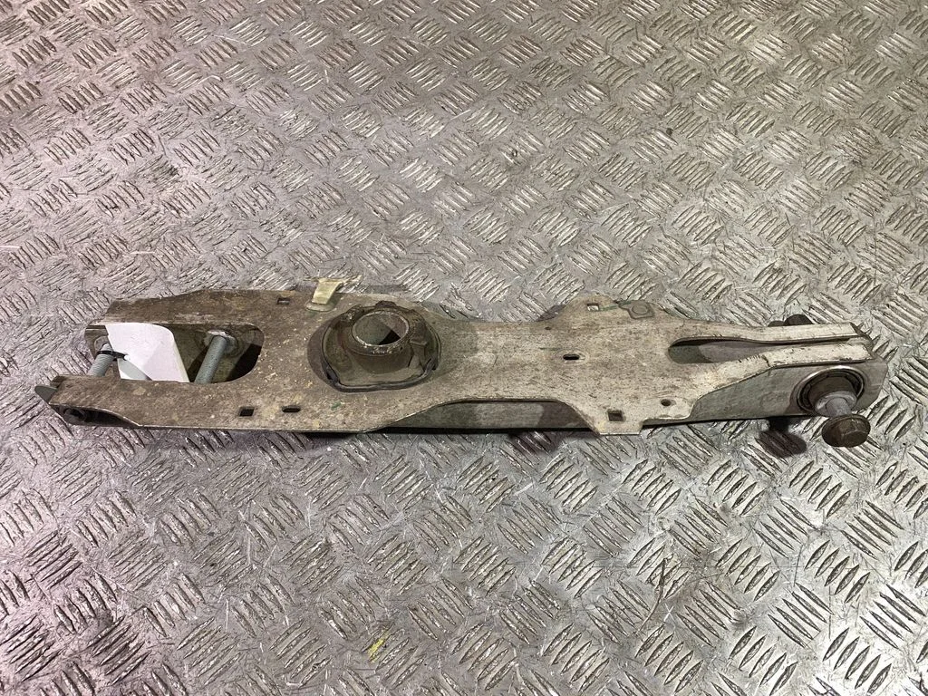 Rear control arm