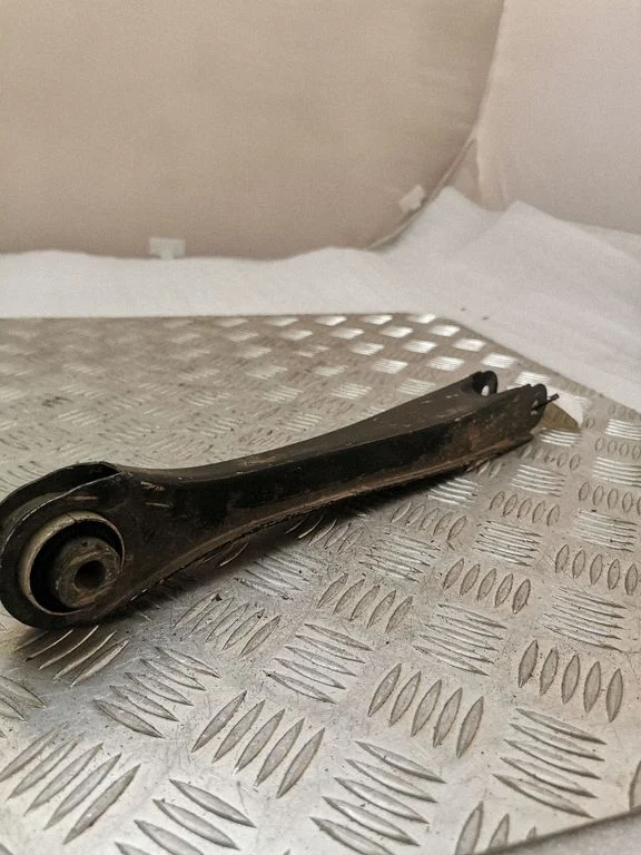 Rear control arm 31360588