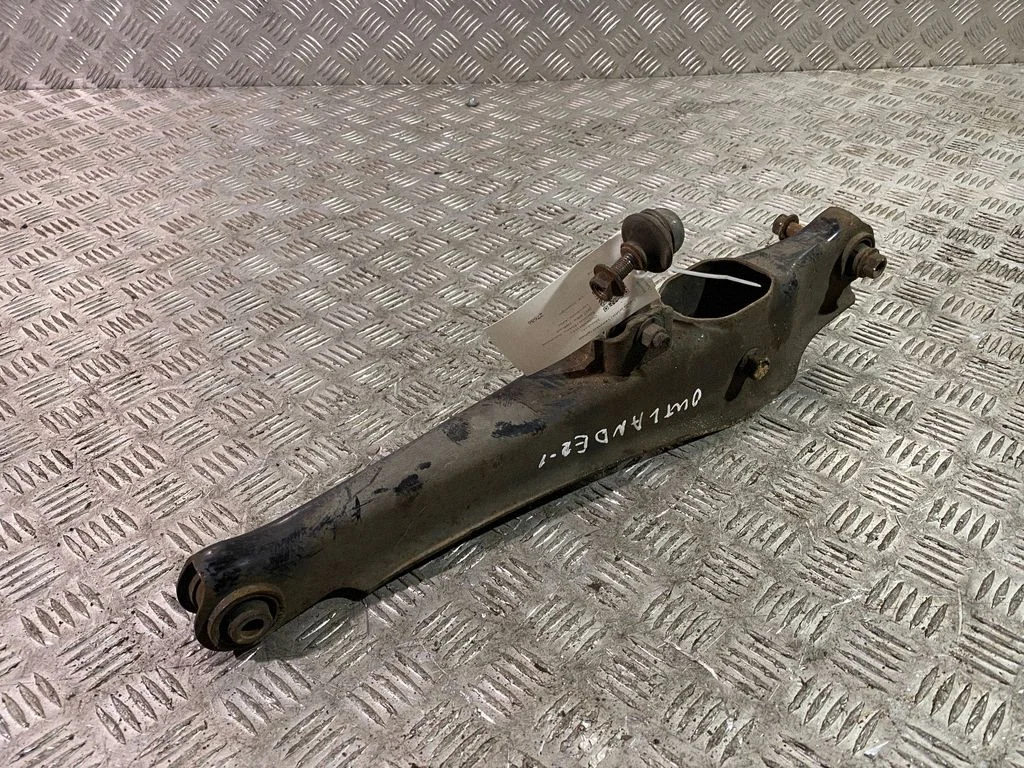 Rear control arm