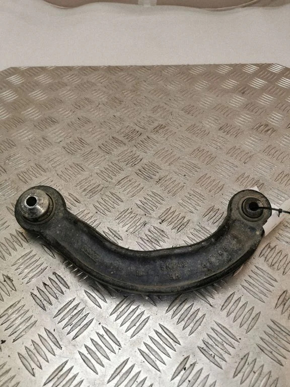 Rear control arm 5K742