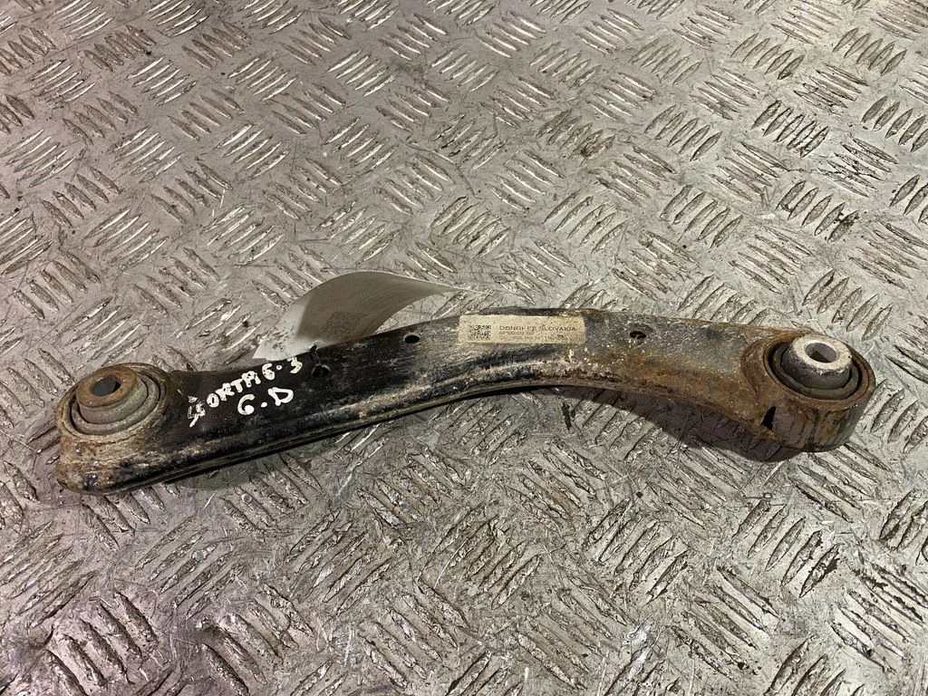 Rear control arm 55100D3050