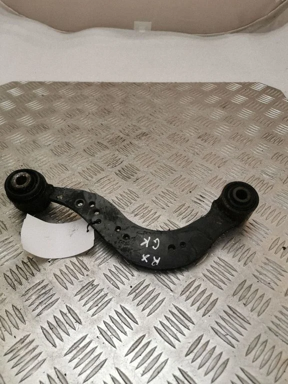 Rear control arm – left