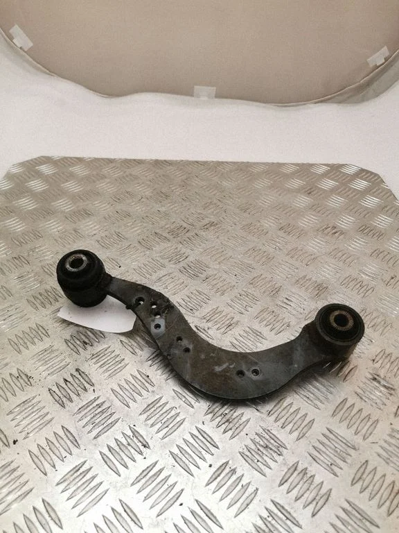 Rear control arm
