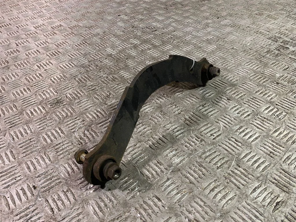 Rear control arm