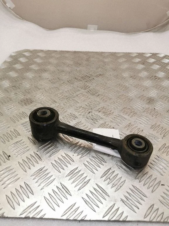 Rear control arm