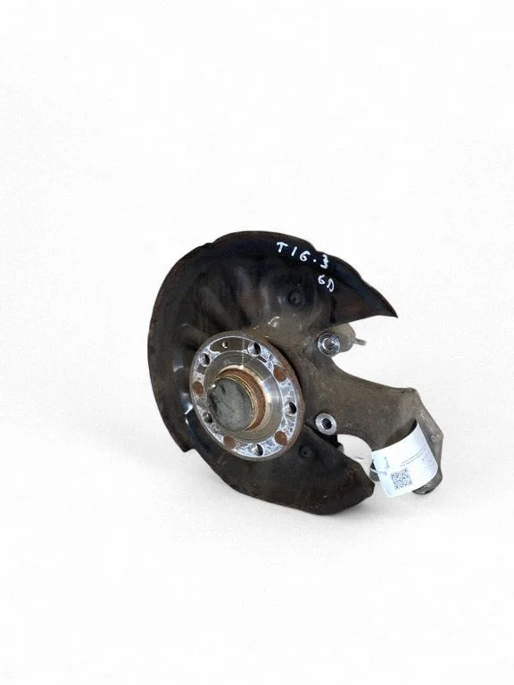 Rear wheel hub – right