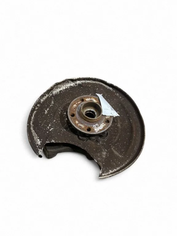 Rear wheel hub – right