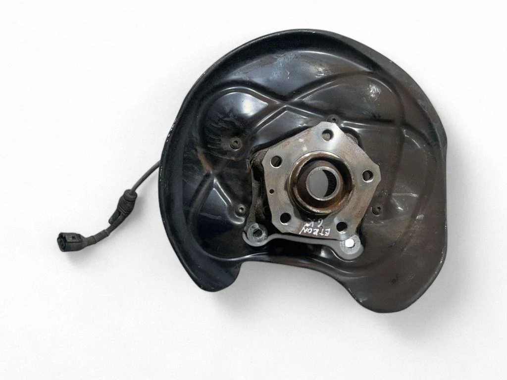 Tagumine rumm 4KE505431C