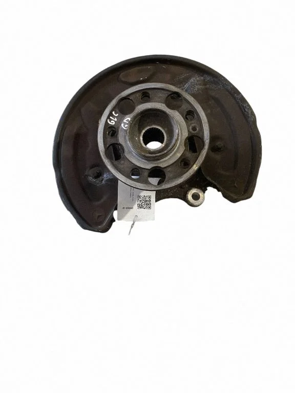 Rear wheel hub – right