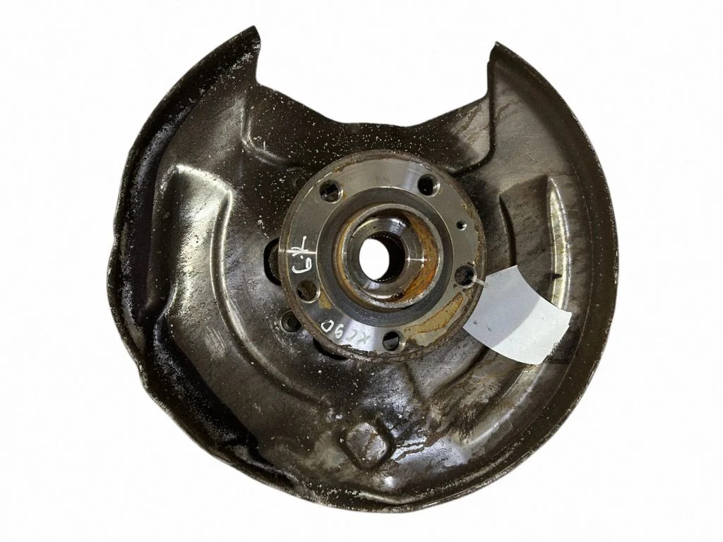 Rear wheel hub – left