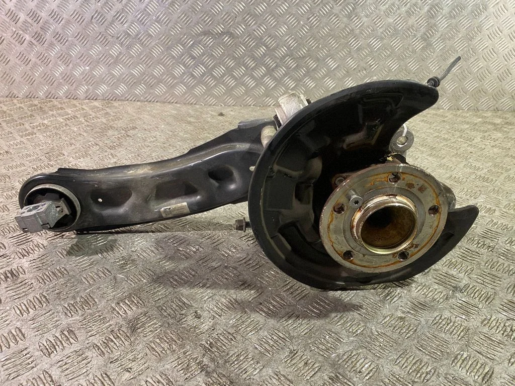 Rear wheel hub 2460306
