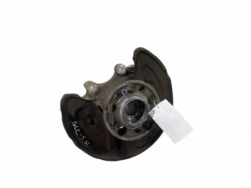 Rear wheel hub – right