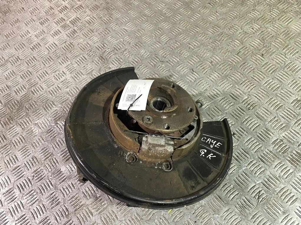 Rear wheel hub – left