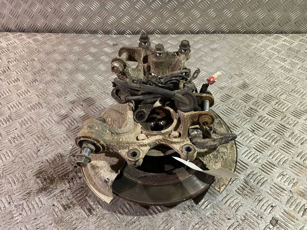 Rear wheel hub – right