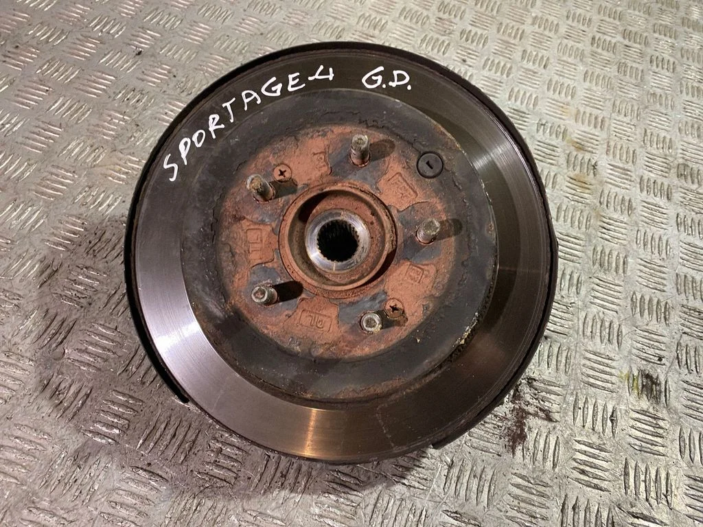 Rear wheel hub – right