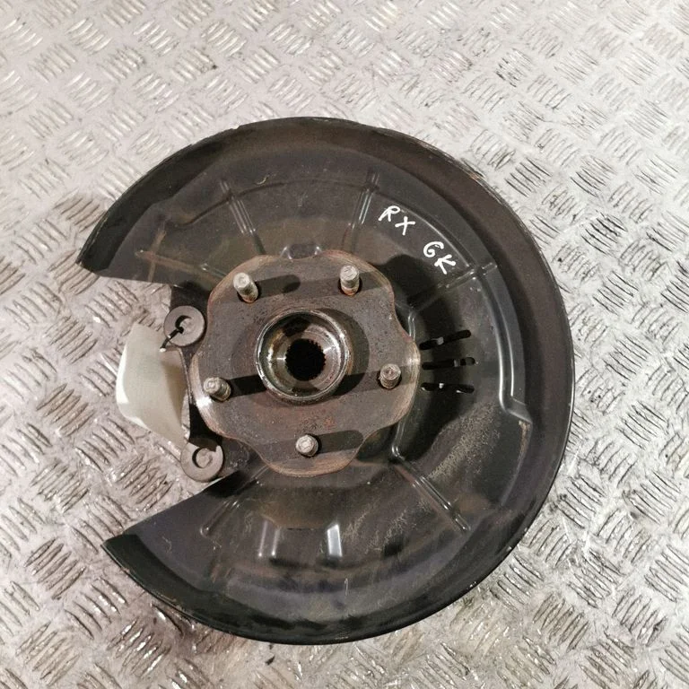 Rear wheel hub – left