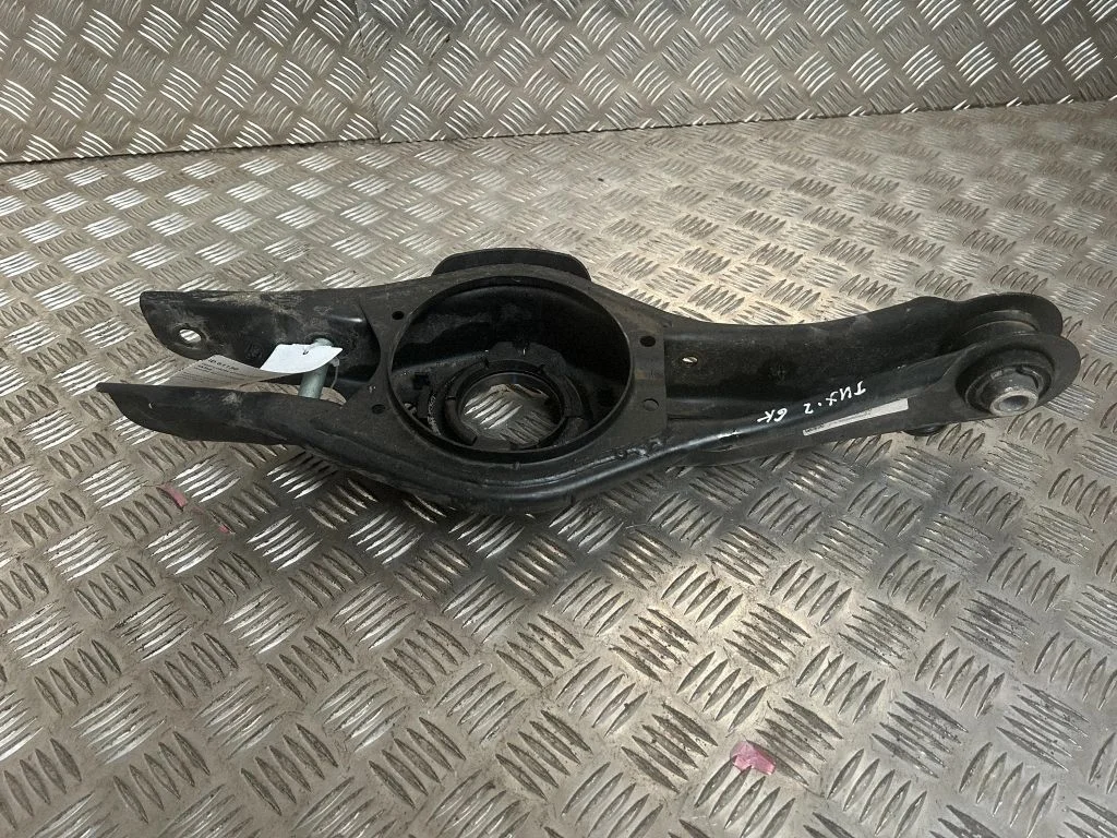 Tagumine ülemine õõtshoob 55210N9050