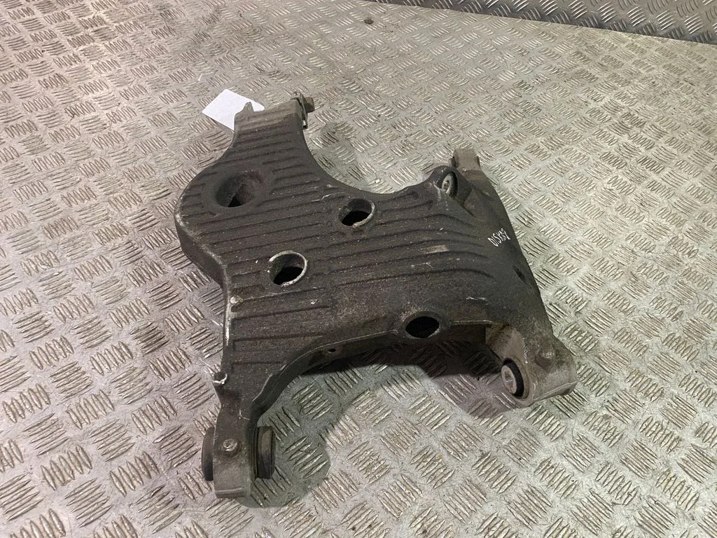 Tagumine ülemine õõtshoob JPLA5B530AA