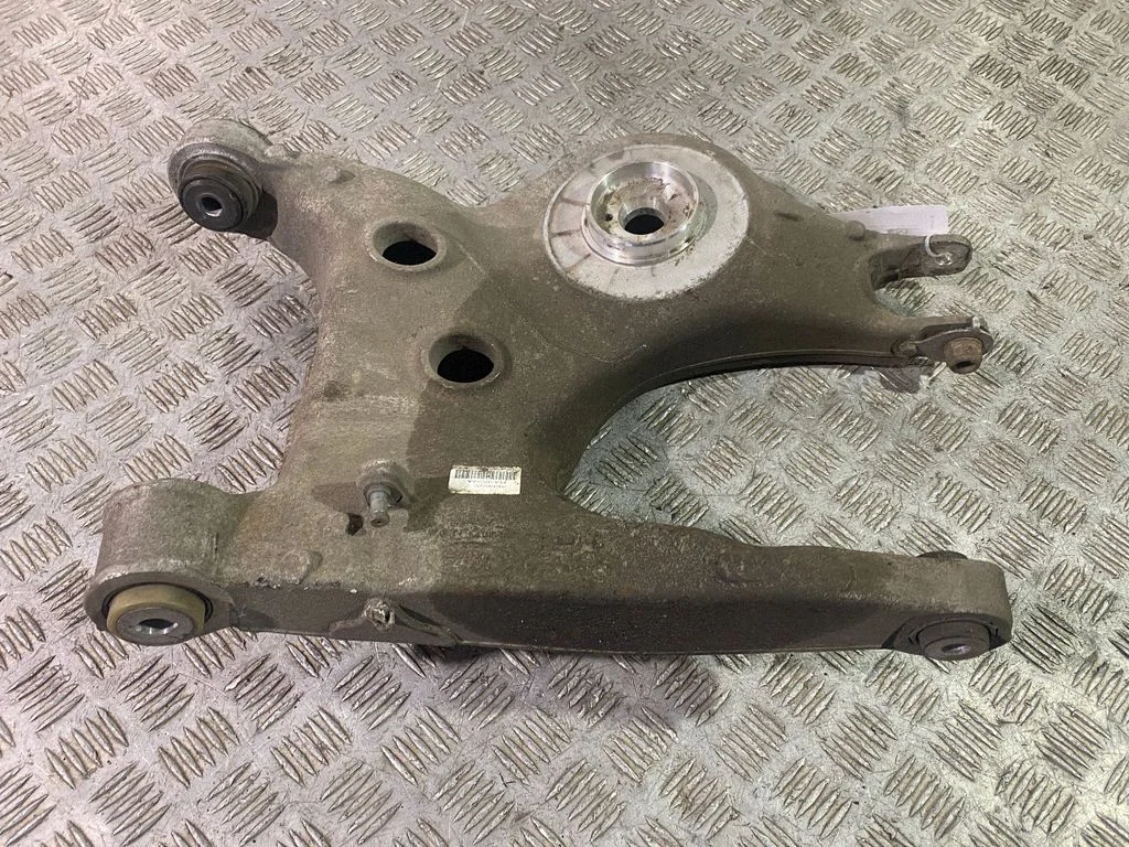 Tagumine ülemine õõtshoob JPLA5B531AA