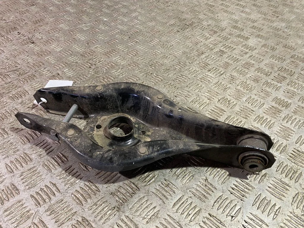 Rear upper control arm/wishbone 6792541