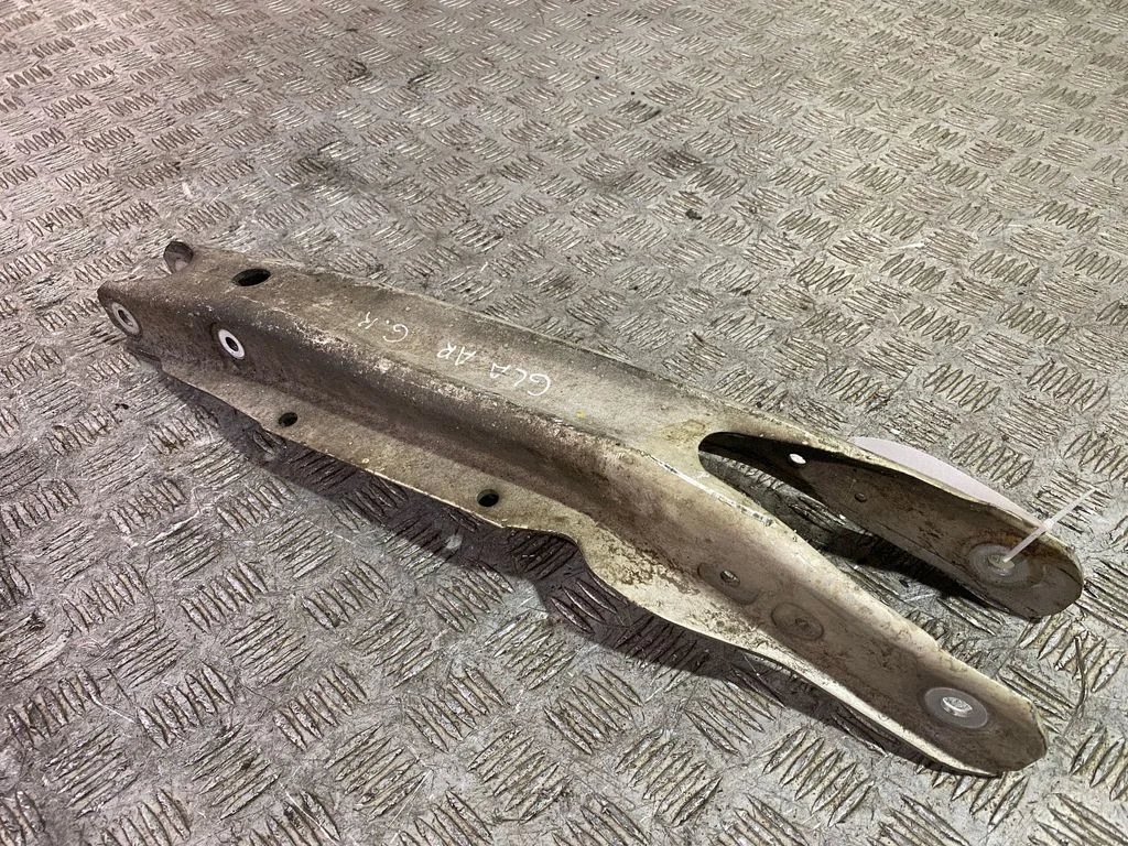 Rear upper control arm/wishbone A2473523700
