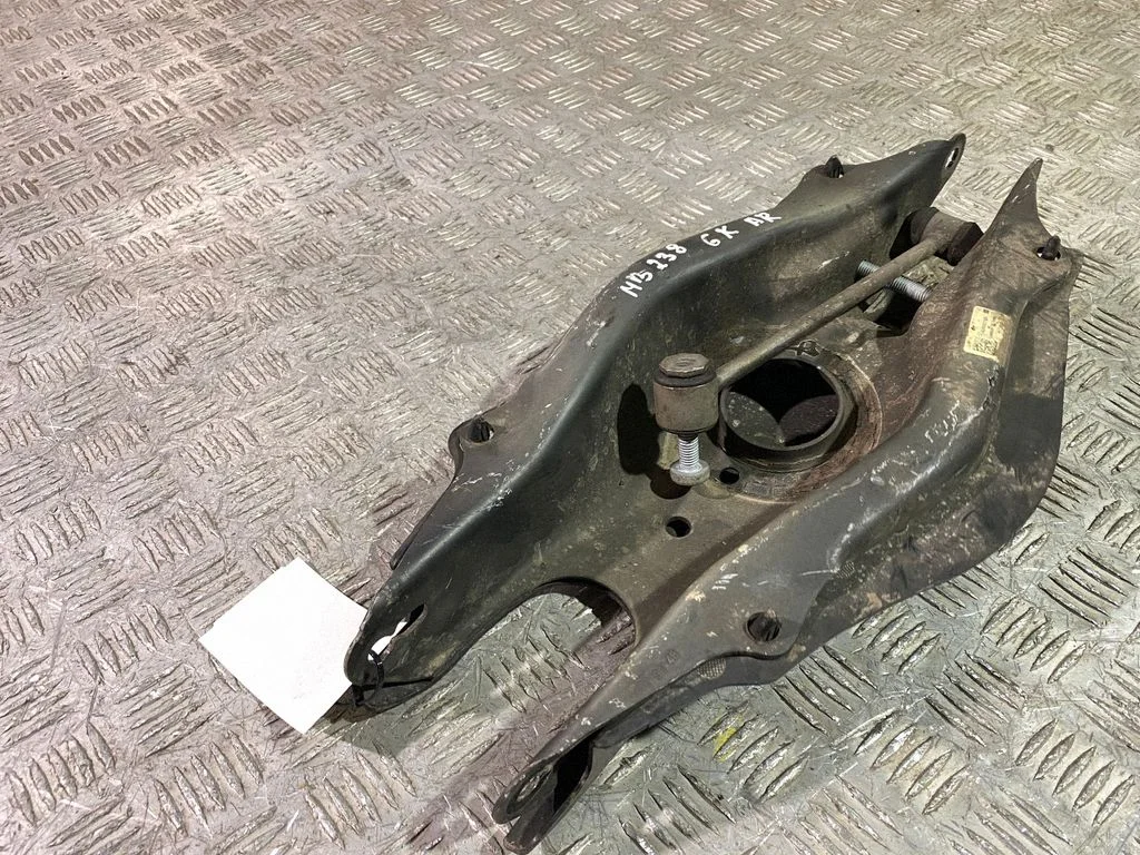 Tagumine ülemine õõtshoob A2053521900