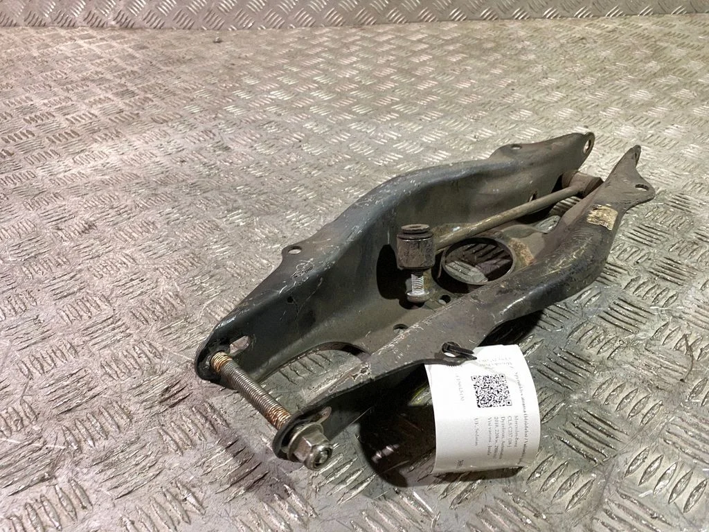 Tagumine ülemine õõtshoob A2053522000