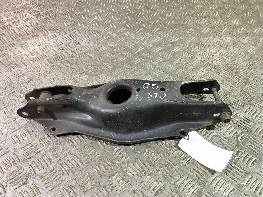 Tagumine ülemine õõtshoob A2053522000