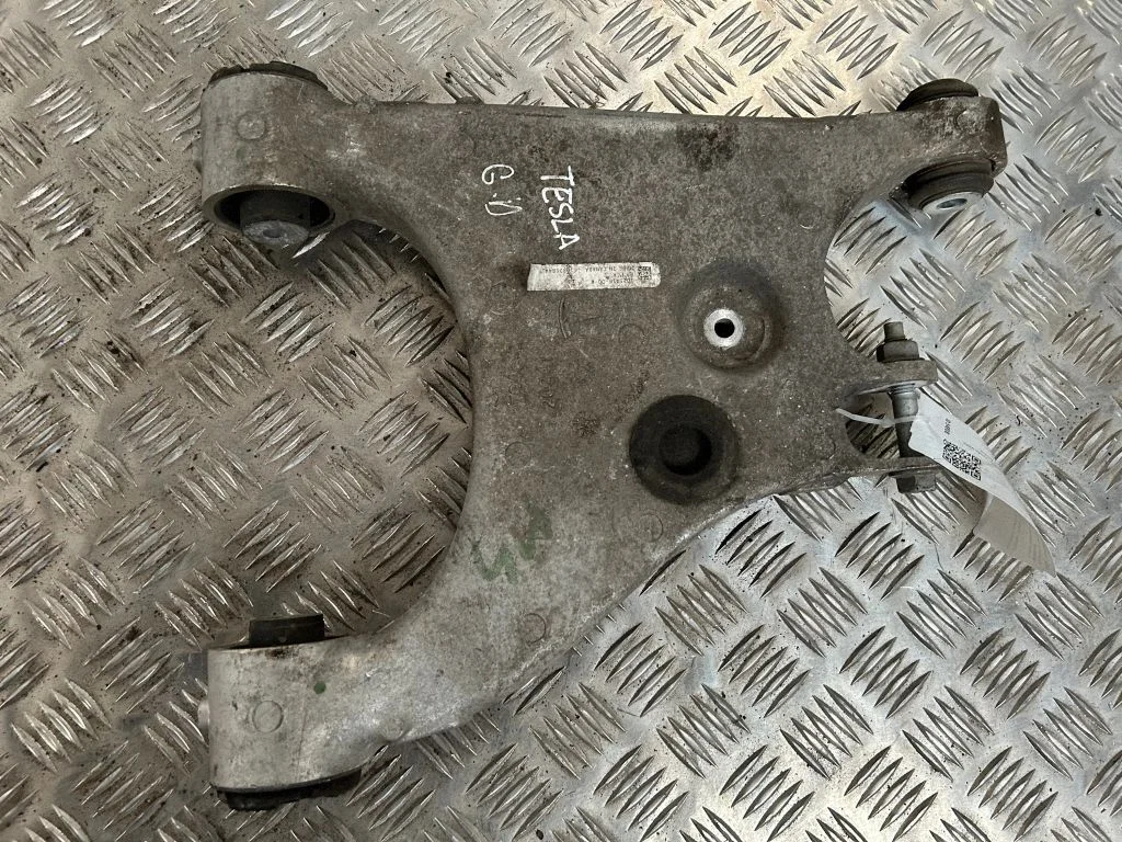 Rear upper control arm/wishbone 102141600A