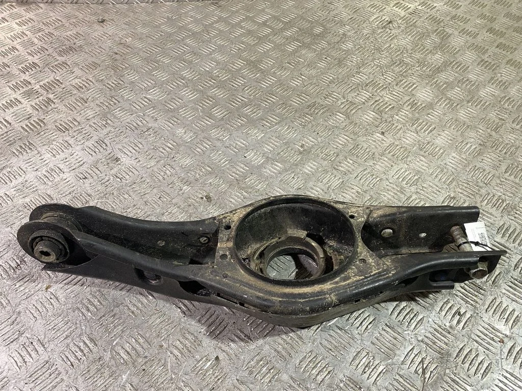 Tagumine ülemine õõtshoob 55210N9050