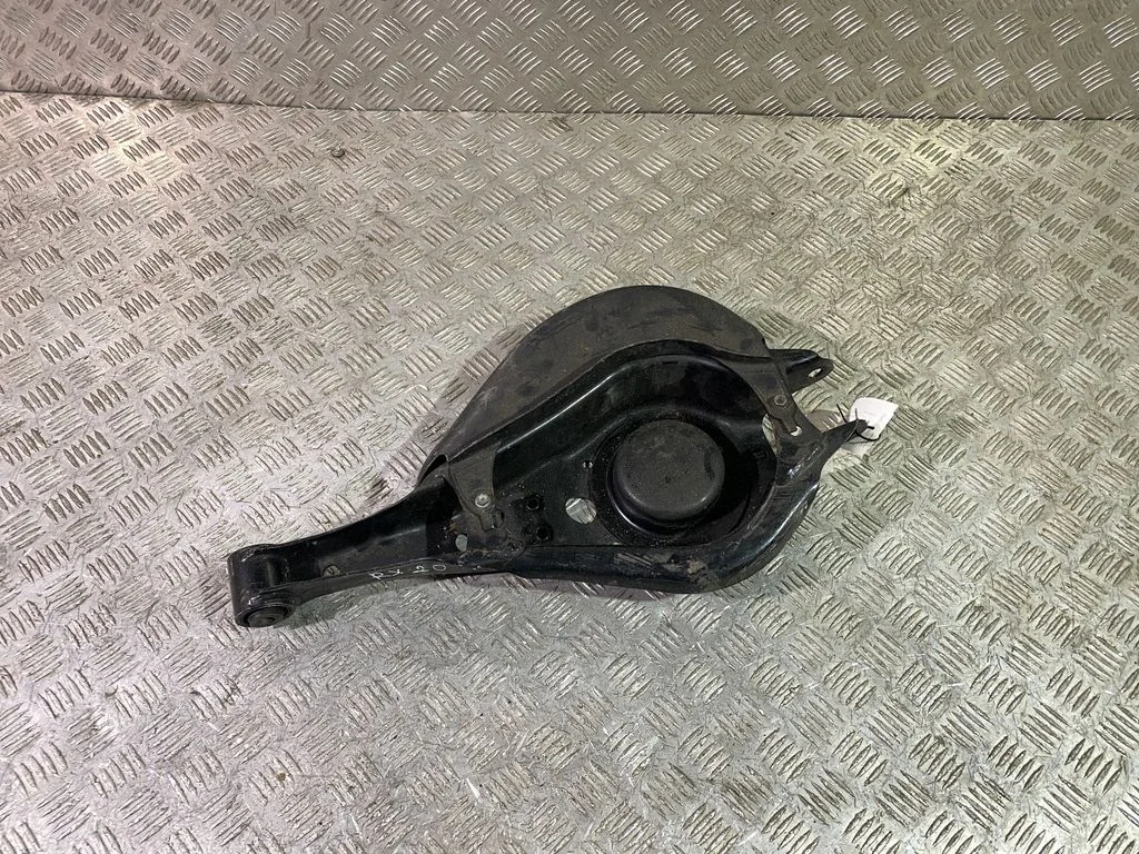 Rear upper control arm/wishbone – right