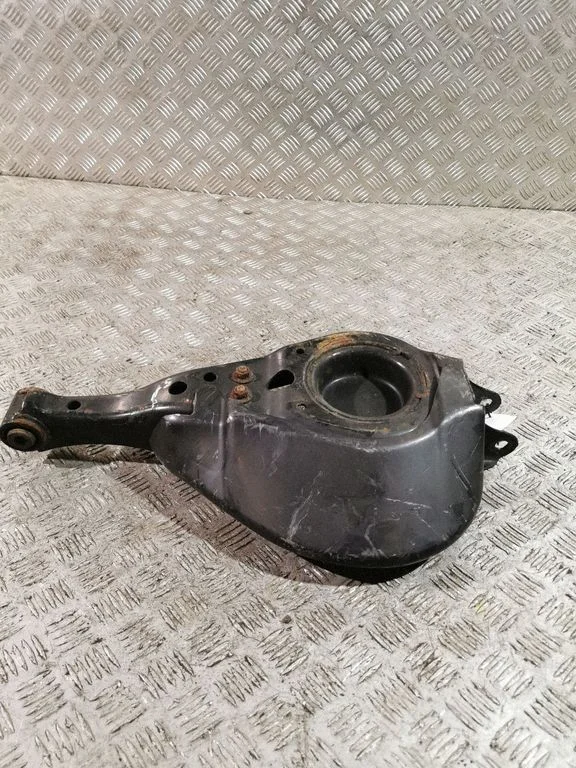 Rear upper control arm/wishbone – right