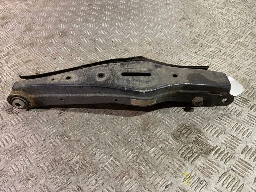 Rear upper control arm/wishbone 55210D3050