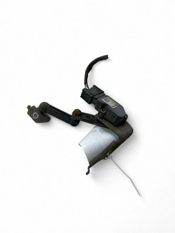 Aizmugurējās gaisa balstiekārtas augstuma sensors – Volvo XC90 (2014-)