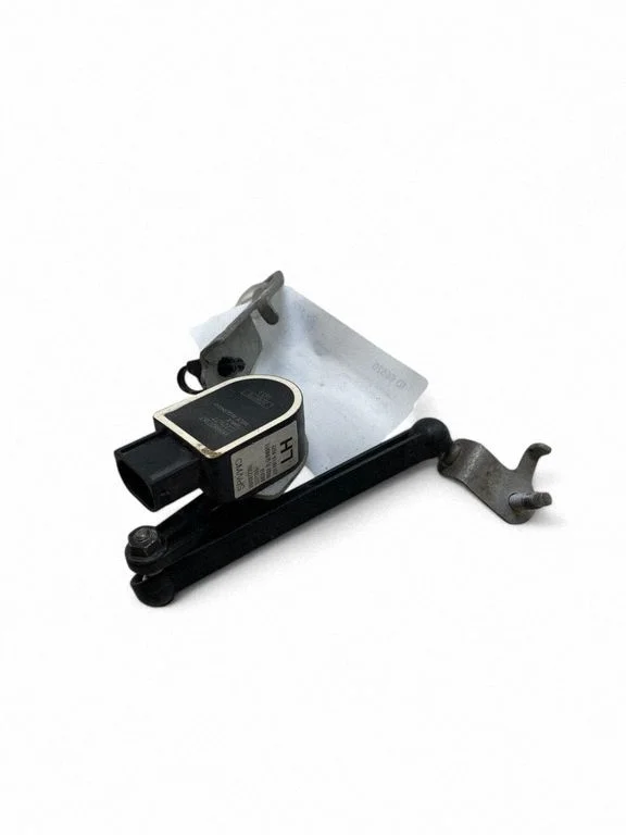 Rear air suspension level height sensor 32221477