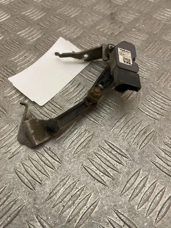 Rear air suspension level height sensor 32246988