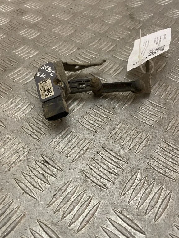 Rear air suspension level height sensor 31360330