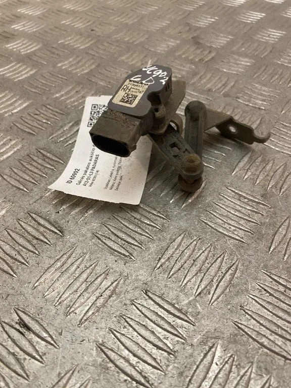 Rear air suspension level height sensor 31360331