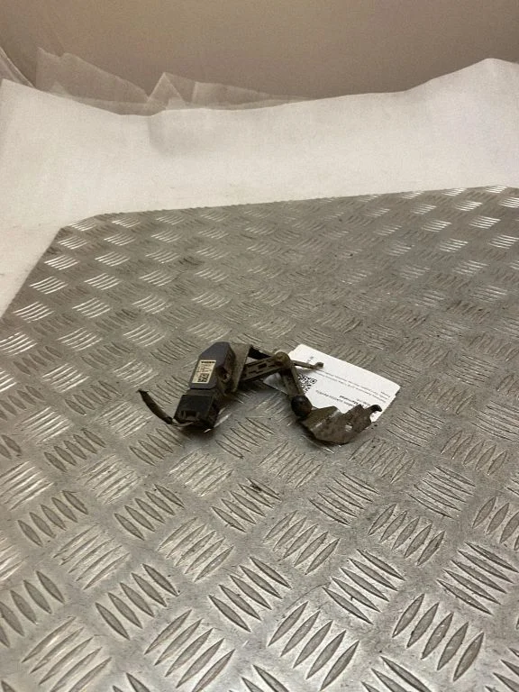 Aizmugurējās gaisa balstiekārtas augstuma sensors – Volvo XC90 (2014-)