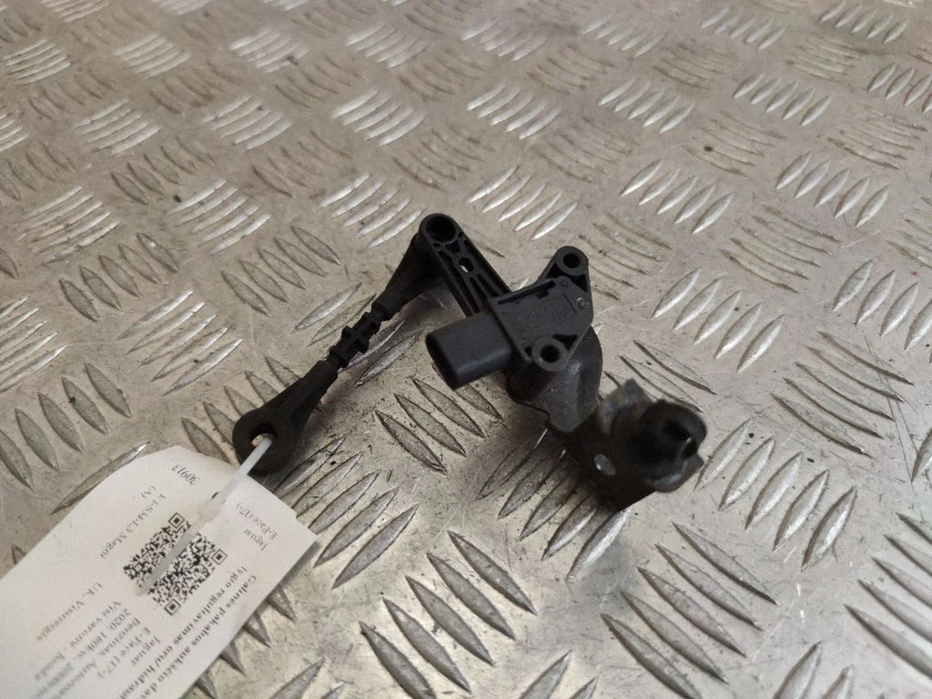 Rear air suspension level height sensor J9C33C097AA